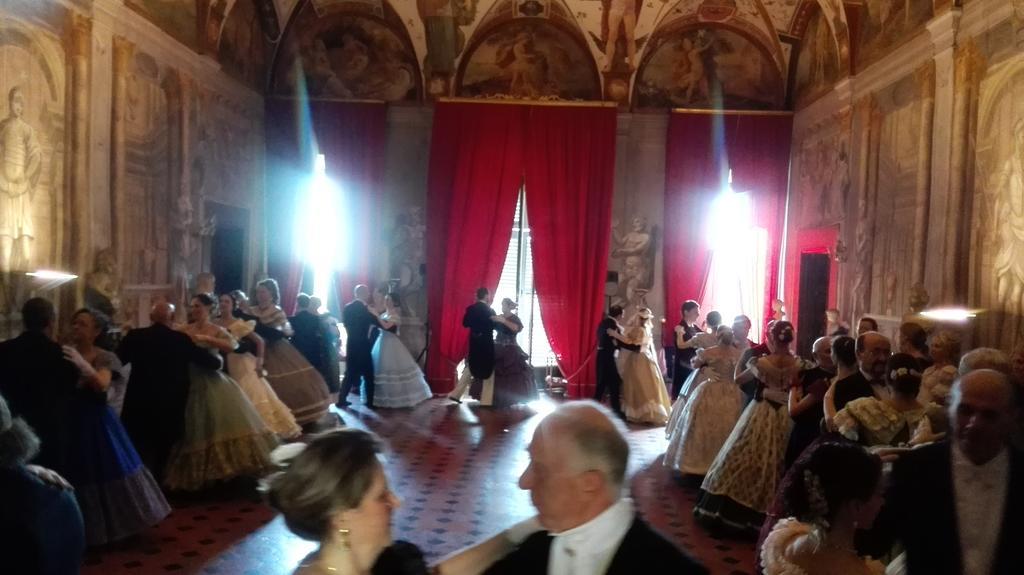 Villa Di Corliano Relais All'Ussero San Giuliano Terme Luaran gambar