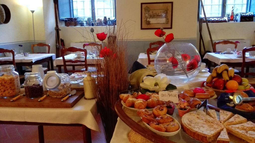 Villa Di Corliano Relais All'Ussero San Giuliano Terme Luaran gambar